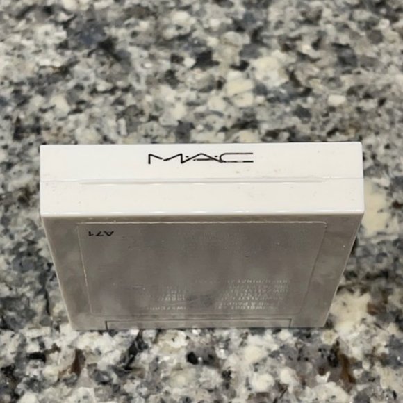 MAC Snowglobe eye shawdow / cool - Picture 3 of 4